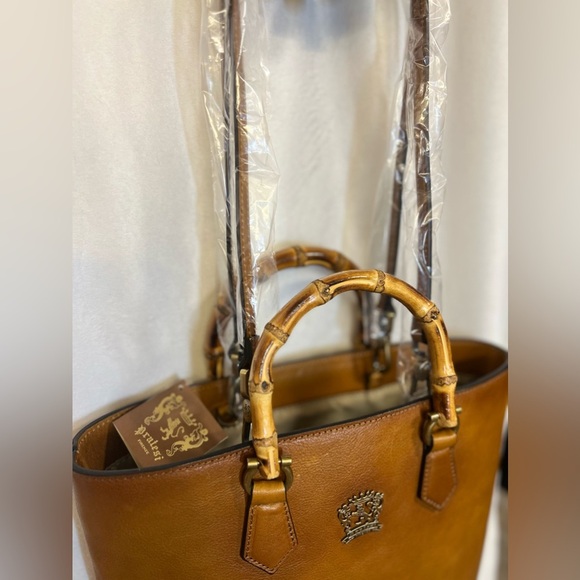 ❤️NWT-PRATESI, Made In Italy Genuine Leather 3 Compartment Bamboo Handle Tote❤️ - Picture 9 of 16